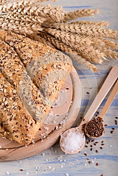 Multicereal bread with corn and salt with seeds