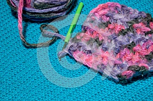 Multicolor ball of yarn and knitting