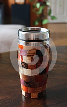 Multicolor Travel Mug made of undyed wood