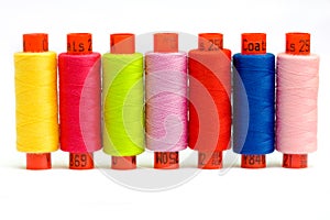 Multicolor yarn bobbins