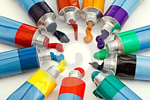 Multicolor tubos impreso acuarelas 