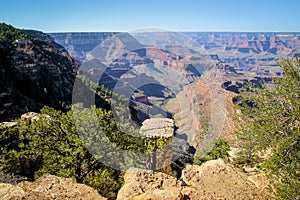 Multicoloured rocks with dozens of layers in Grand Canyon