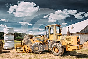 Multipurpose Wheel Loader Carry Out Works In Transportation Of Hay