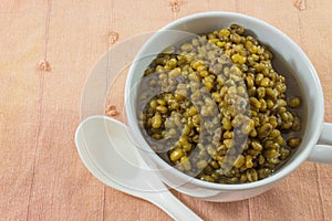 Mungbeans in light syrup