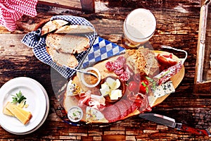 Monaci pranzo da pane un formaggio 