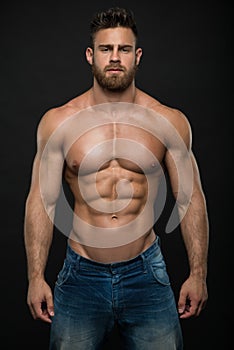 Muscled male model Konstantin Kamynin