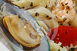 Muscles linguini pasta