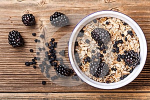 Museli with blackberries