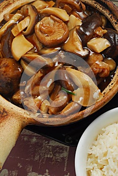 Mushroom hotpot