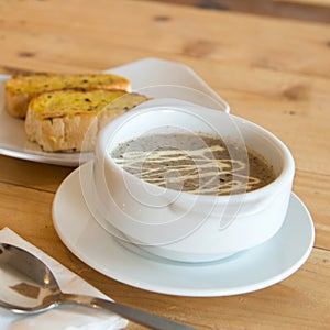 Mushroom soup with garlic bread