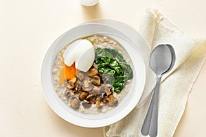 Mushroom and spinach oatmeal