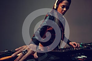 Musica Disc jockey una donna 