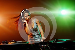 Musica Disc jockey una donna 