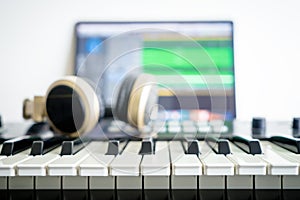 Music keyboard and Music mixing headphone
