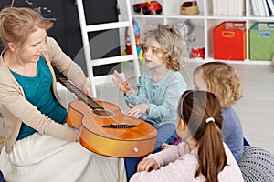 Music lesson with kids