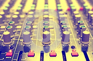 Music mixer