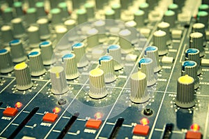 Music mixer