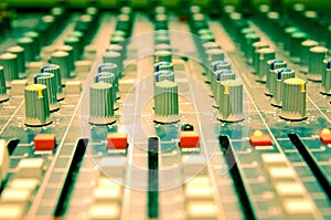Music mixer
