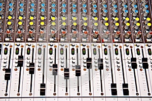 Music mixer