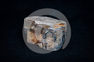 Muskovit gemstone containing high concentration of iron ores
