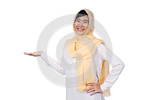 Muslim asian woman isolated presenting