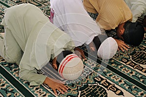 Muslim Kids Praying