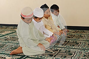 Muslim Kids Praying