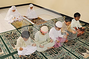 Muslim Kids Praying