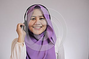 Muslim Lady Call Center Operator