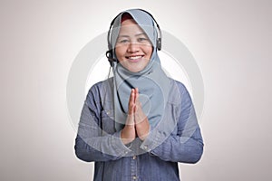 Muslim Lady Call Center Operator