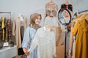 muslim live session selling product on marketplace