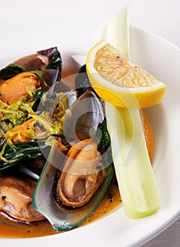 Mussel and vegetable