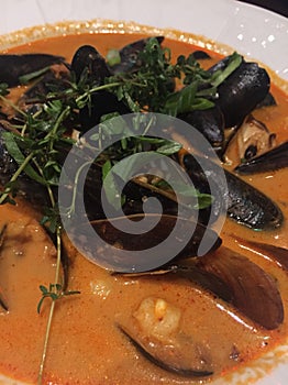 Mussels in Red Broth