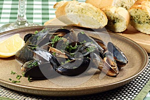 Mussels in white wine sauce