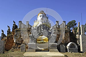 Myanmar, Inle Lake: Buddha sculptures