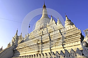 Myanmar, Mandalay: Pagoda