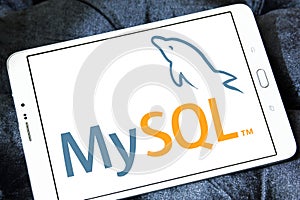 MySQL open source web application logo
