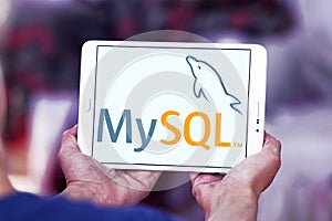 MySQL open source web application logo
