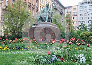 MÃÂ³r JÃÂ³kai statue