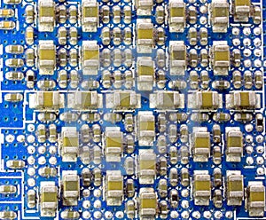 N electronic circuit with miniaturized electronic components on