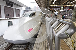 An N700 Shinkansen bullet train at Shinagawa station in Japan