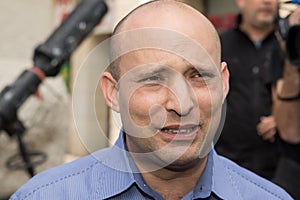 Naftali Bennett campaigns in Jerusalem in 2015