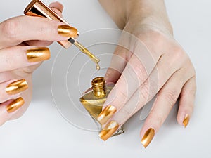 Nail polish with drop