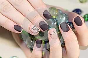 Nails with abstraction