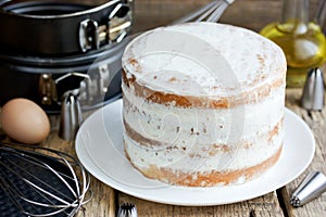 Naked cake with cheese frosting