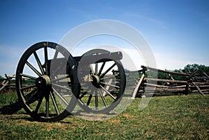 Napoleon, 12 lb cannon, near Peach Orchard, photo