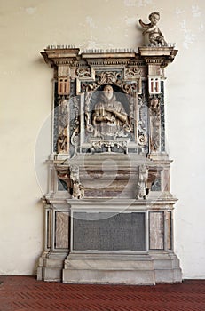Napoli - Edicola funeraria di Domenico Fontana nell`atrio d`ingresso della Chiesa di Sant`Anna dei Lombardi photo