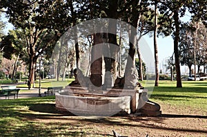 Napoli - Fontana dei Leoni ai Giardini Molosiglio photo