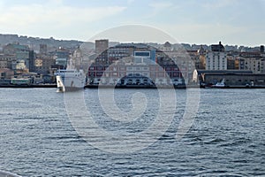 Napoli - Molo Calata di Massa dal traghetto in arrivo