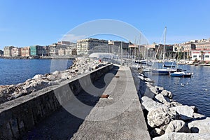 Napoli - Molo sopraflutto del Porticciolo Molosiglio